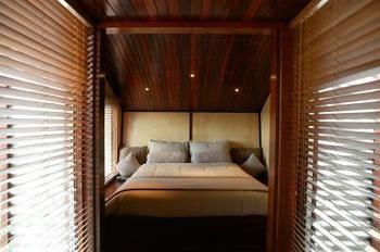 The Odd Frog Hotel Bright Bagian luar foto